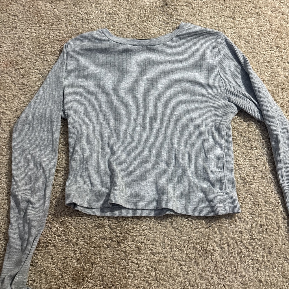 Brandy Melville Gray Fitted Crop Long Sleeve Sweatshirt